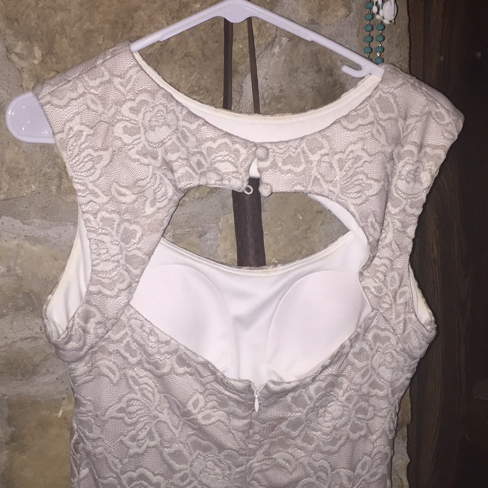 Dress - Picture 3 of 4
